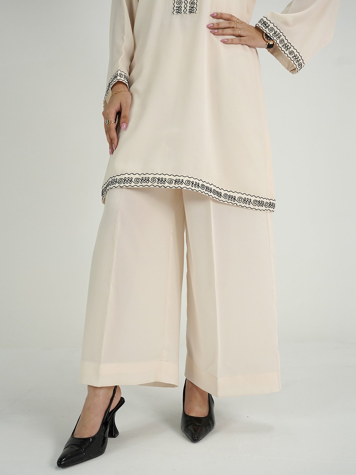 Apricot Muse - Image 7